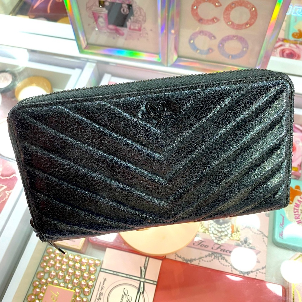 Black Victoria’s Secret Wallet 😍